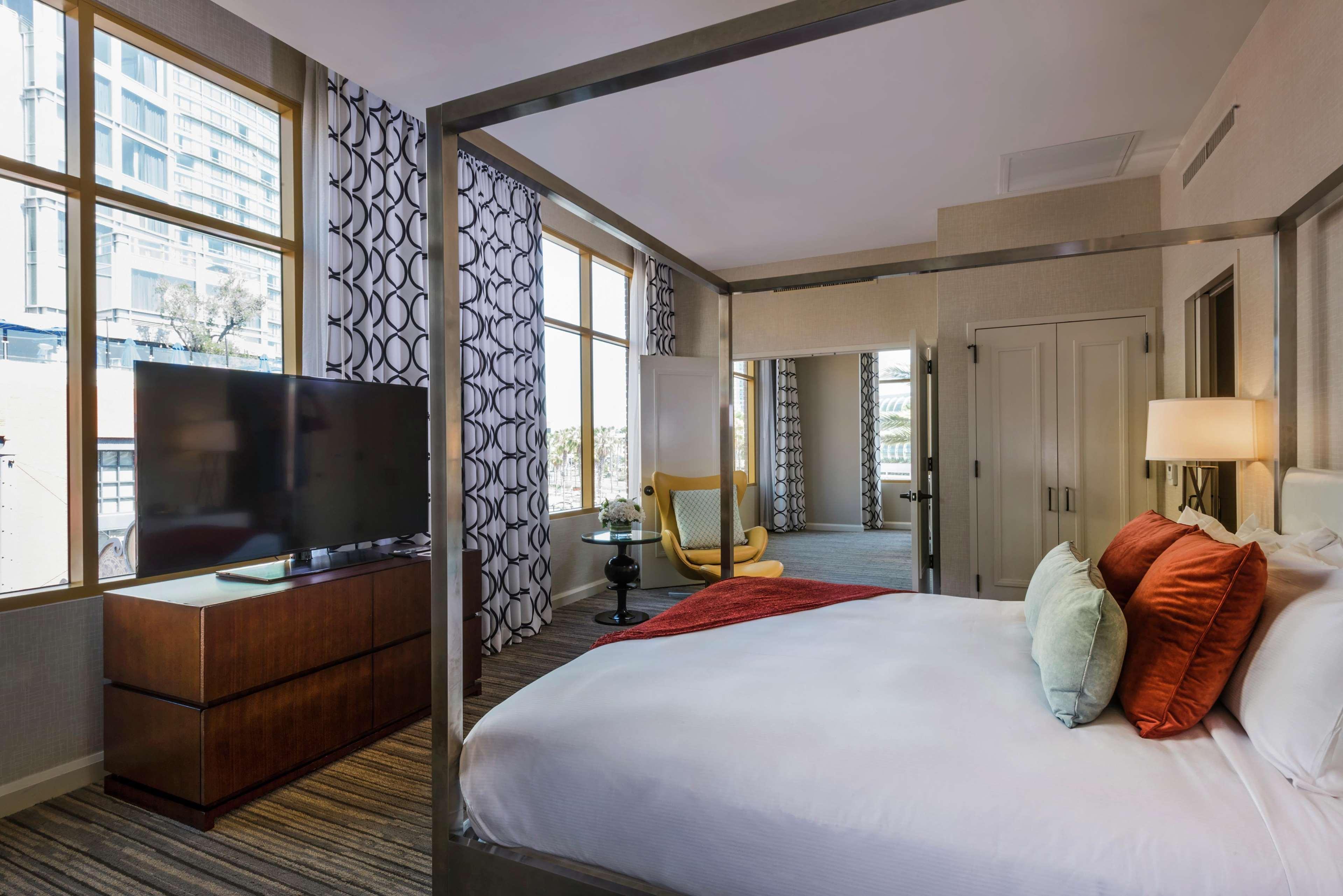 Hilton San Diego Gaslamp Quarter Экстерьер фото