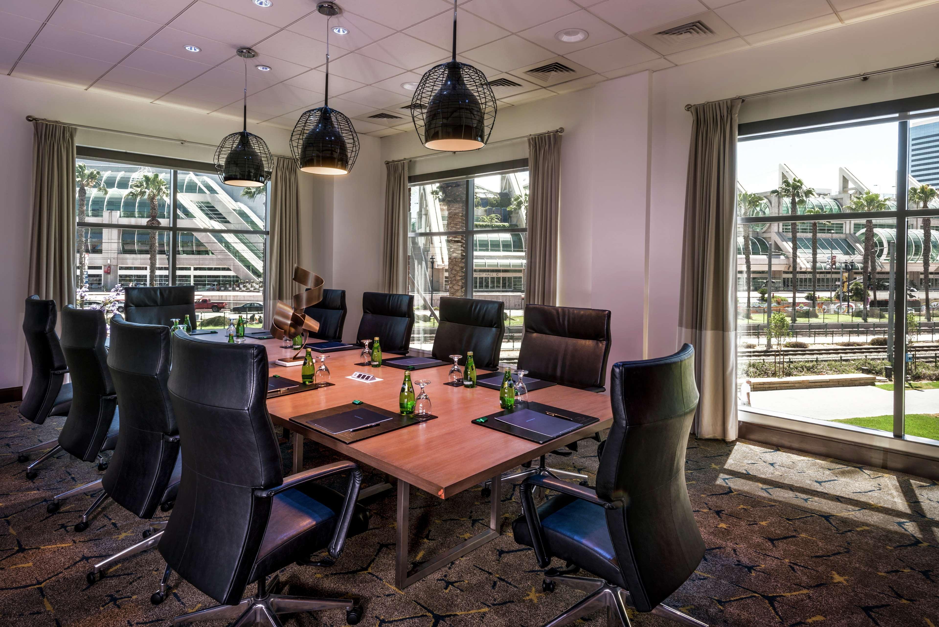 Hilton San Diego Gaslamp Quarter Экстерьер фото