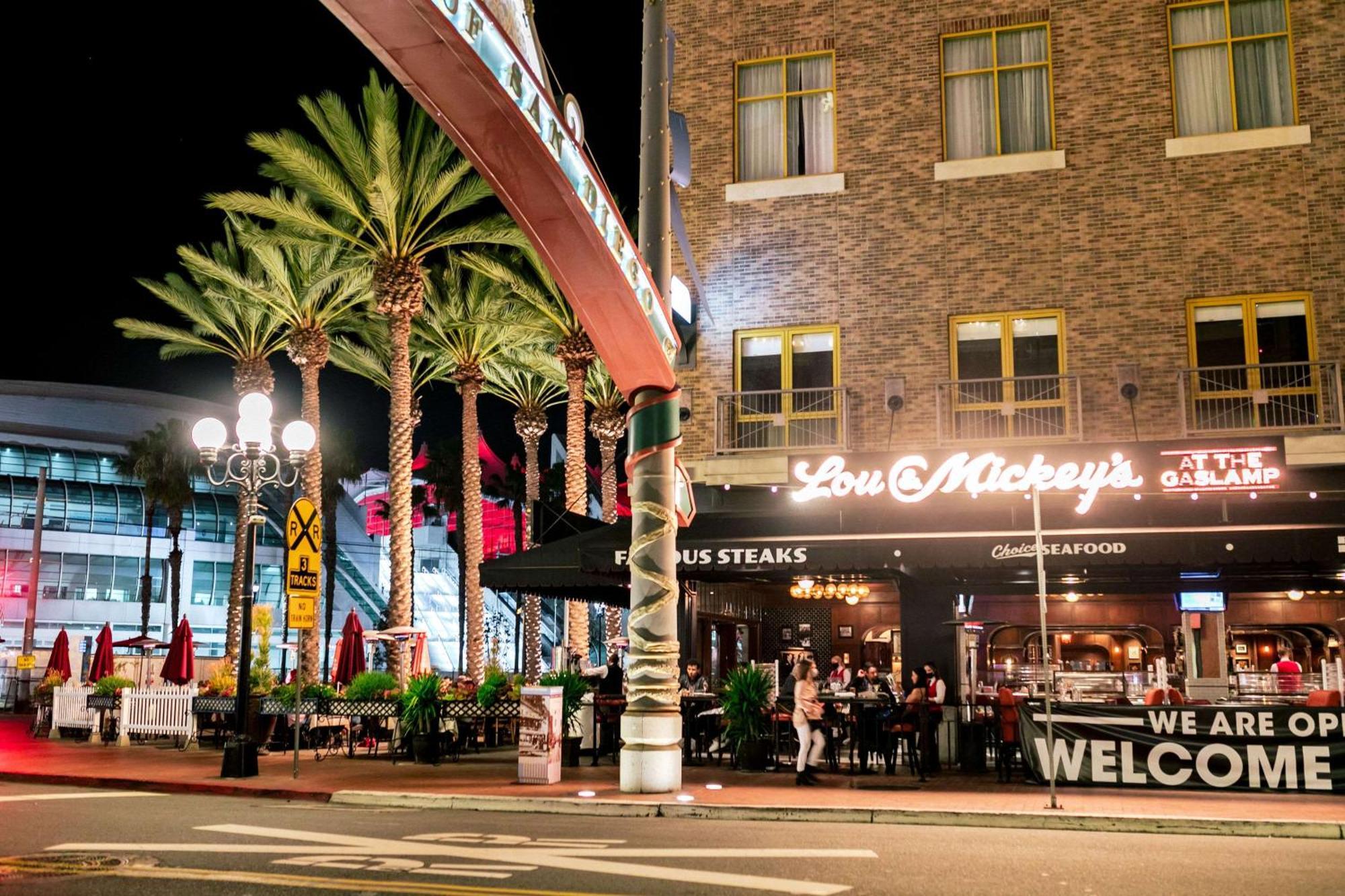Hilton San Diego Gaslamp Quarter Экстерьер фото